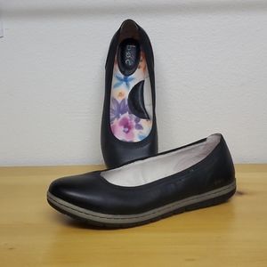 b.o.c. black leather flats